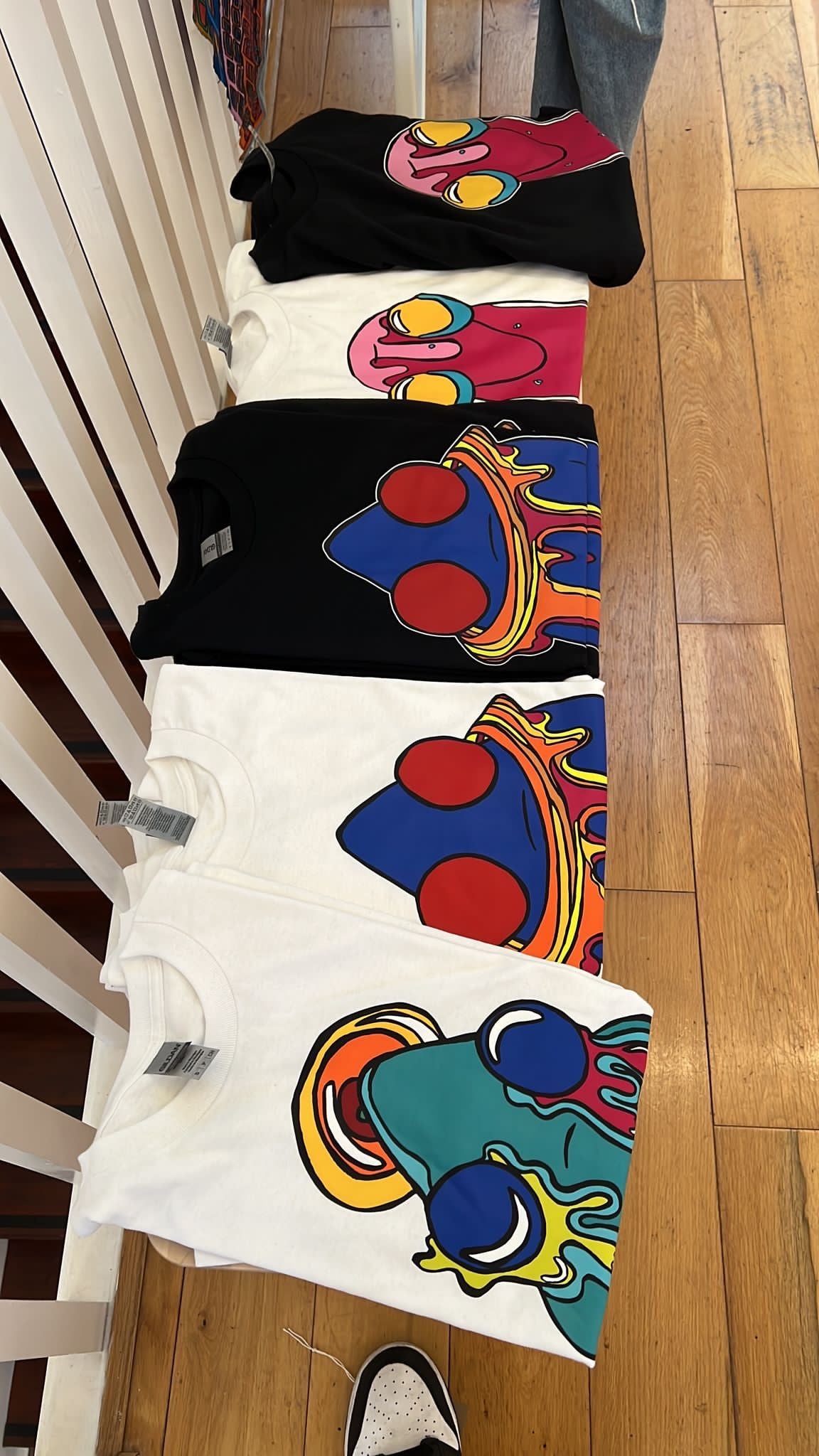 THE T SHIRTS
